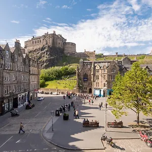 Castle 3 Old Town Apartment Edinburgh
